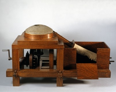 Maquette d'une machine dessinée par Léonard de Vinci