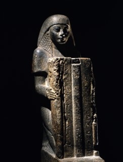 Statue en granit gris foncé du grand prêtre Ptahmose