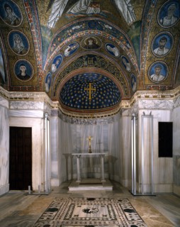 Vue intérieure de la Chapelle de l'Archevêché à Ravenne