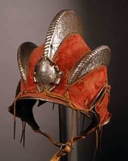 Morion helmet with three ridges