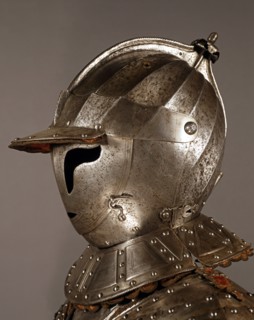 Corselet de Piquier en acier repoussé (détail du casque)