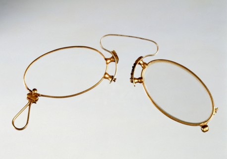 Nose clip glasses