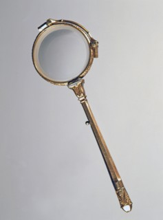 Closed Lorgnette