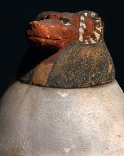 Vase canope avec la tête du génie Hâpi, protecteur des poumons