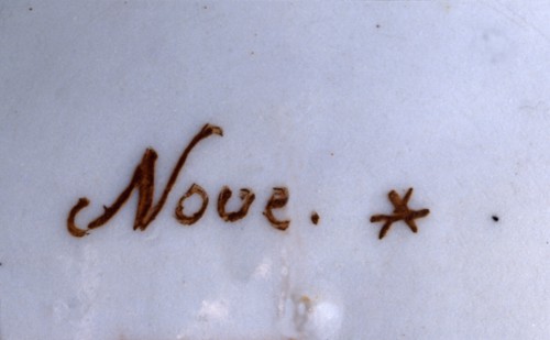 Signature sur porcelaine