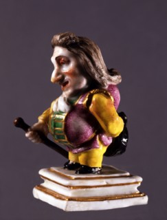 Personnage grotesque en céramique peinte