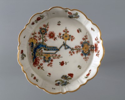 Soucoupe à décor orientalisant