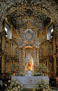 Intérieur de l'église de Santa Maria Tonantzintla à San Andres Cholula (Mexique)