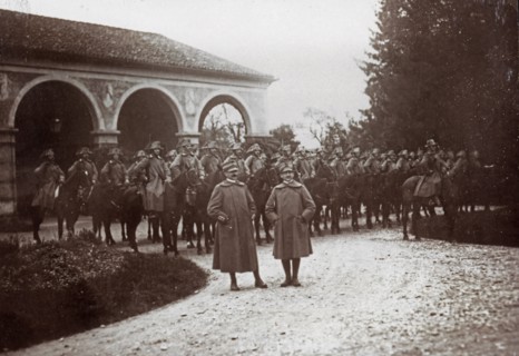L'arrivée des plénipotentiaires autrichiens à la Villa Giusti à Padoue pour l'armistice, en 1918