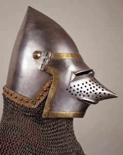 Armure appartenant à un noble Seigneur de Matsch, avec casque bassinet à "bec de passereau"