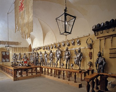 Vue intérieure de la salle d'Armurerie de Castel Coira (Italie)