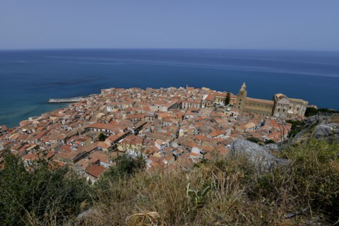 Vue de la ville de Cefalù depuis La Rocca