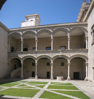 Portique intérieur du Palazzo Abatellis à Palerme