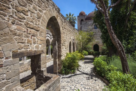 Cloître de l'église San Giovanni degli Eremiti à Palerme