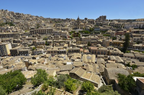 Vue panoramique sur la ville de Modica (Sicile)