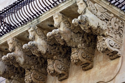 Consoles du Palais Nicolaci-Villadorata à Noto (Sicile)