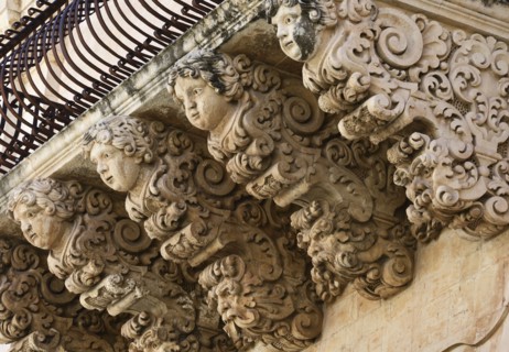 Consoles du Palais Nicolaci-Villadorata à Noto (Sicile)