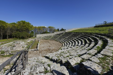Vestiges du théâtre grec d'Akrai (Sicile)