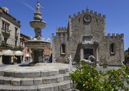 Cathédrale Saint Nicolas de Bari à Taormina (Sicile)