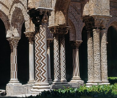 Colonnes du cloître de la cathédrale de Monreale (Sicile)