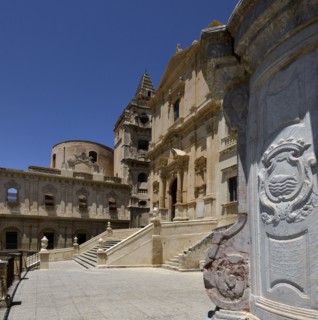 Eglise Saint-François-d'Assise à l'Immaculée et monastère de San Salvatore, à Noto (Sicile)