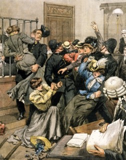 Les suffragettes britanniques expulsées des salles de vote du palais de Westminster par les policiers (1906)