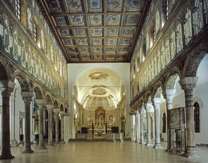 Nef de la basilique de San Apollinare Nuovo à Ravenne