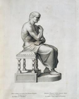 Statue antique de marbre d'un sénateur romain sortant du bain