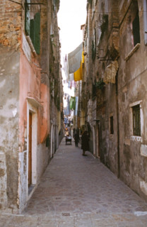 Une ruelle de Venise, Italie