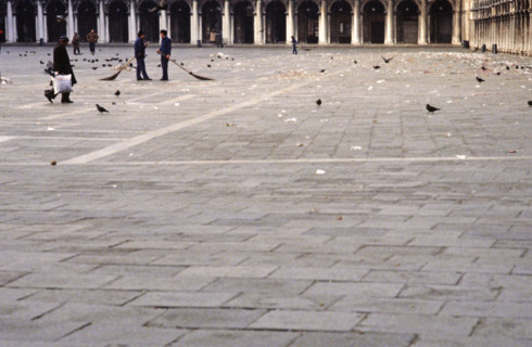 Matin sur la Place Saint-Marc à Venise