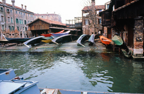 Chantier de réparation de gondoles, à Venise