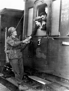 Truce enables civilians to evacuate besieged St Nazaire (oct.23-28-1944)