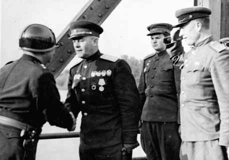 La 3ème armée américaine rejoint les troupes russes en Autriche (8 mai 1945)