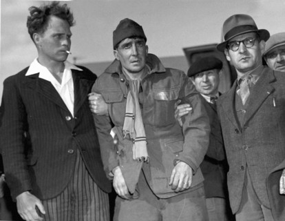 American planes bring back liberated prisoners, 1945