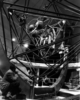Astronaute avant un entraînement sur MASTIF (vertical) 1960.