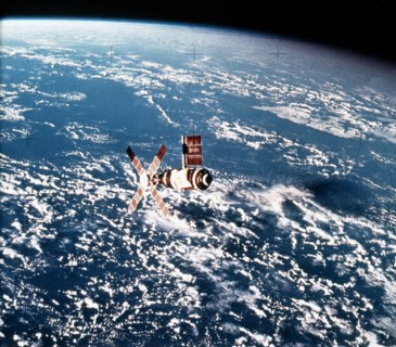 Station spatiale Skylab en orbite terreste, 1973