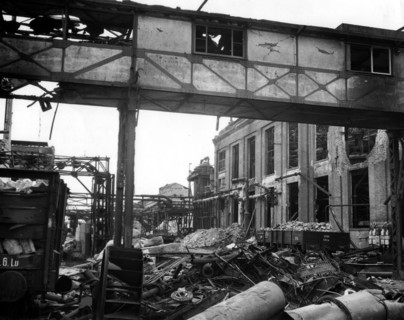 Usines détruites I.G. Farben, à Ludwigshafen, en Allemagne. (7 mai 1945)