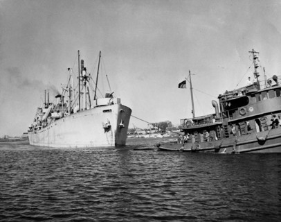 Le port de Gand, en Belgique, apporte son aide aux Alliés.
 (Printemps 1945)