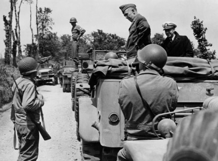Le général américain Marshall en France.
(12 juin 1944)