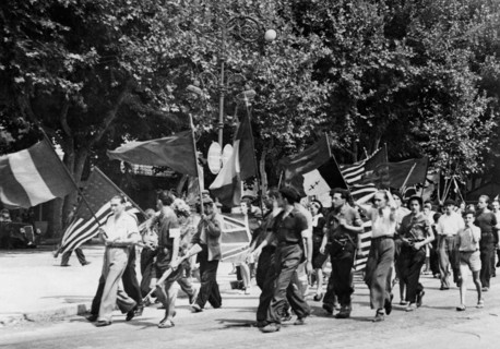 Aix accueille les troupes alliées dans le sud de la France. (22 août 1944)