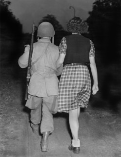 Fraternisation in Holland (September 19, 1944)