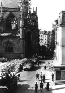 Les habitants d'Alençon accueillent les troupes françaises, 14 août 1944