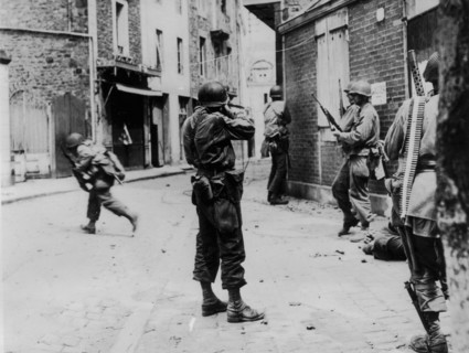 Les troupes américaines se battent à St-Malo, 9 août 1944