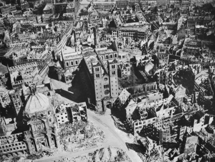 Vue aérienne de Wurzburg, 4 avril 1945