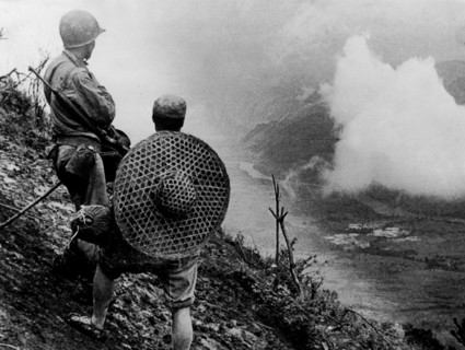 American and Chinese soldier  observe Salween River battle, 1944