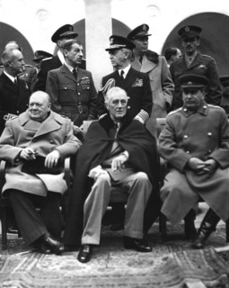 Conférence de Yalta
(4-12 février 1945)