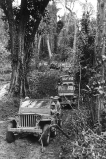 Soldats chinois en route vers le front de Birmanie
(27 juin 1944)