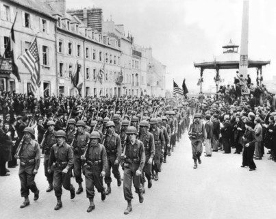 Défilé de la victoire à Cherbourg
(27 juin 1944)