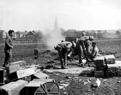 Canons d'artillerie près de Wullersleben
(12 avril 1944)