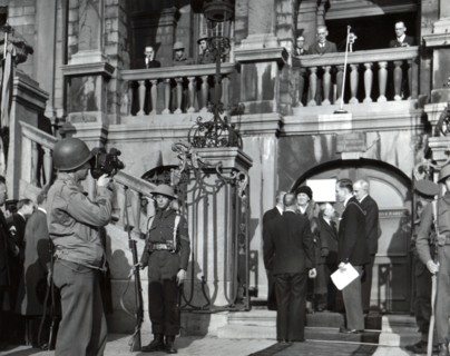 La Reine Wilhelmine retourne aux Pays-Bas
(21 mars 1945)